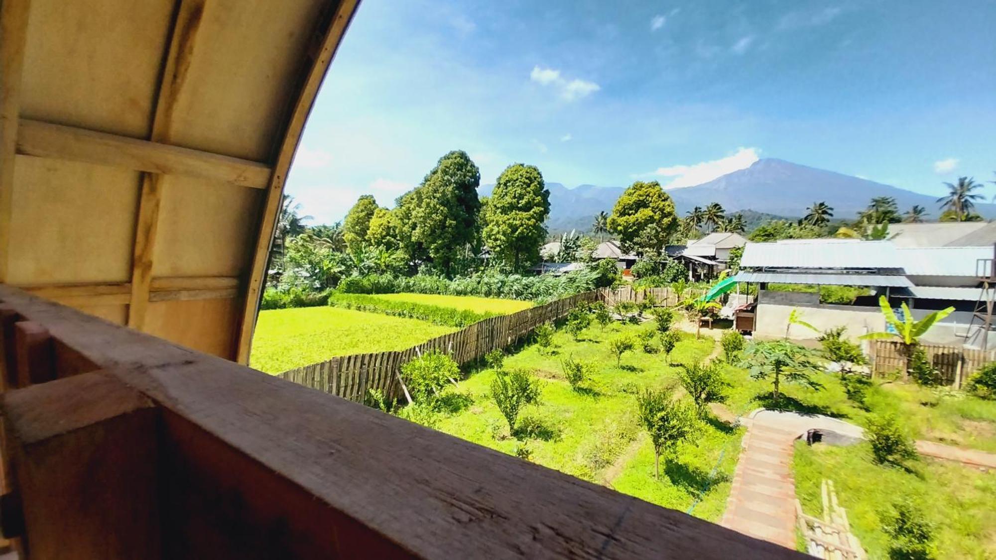Raturinjani Homestay Selong Exterior photo