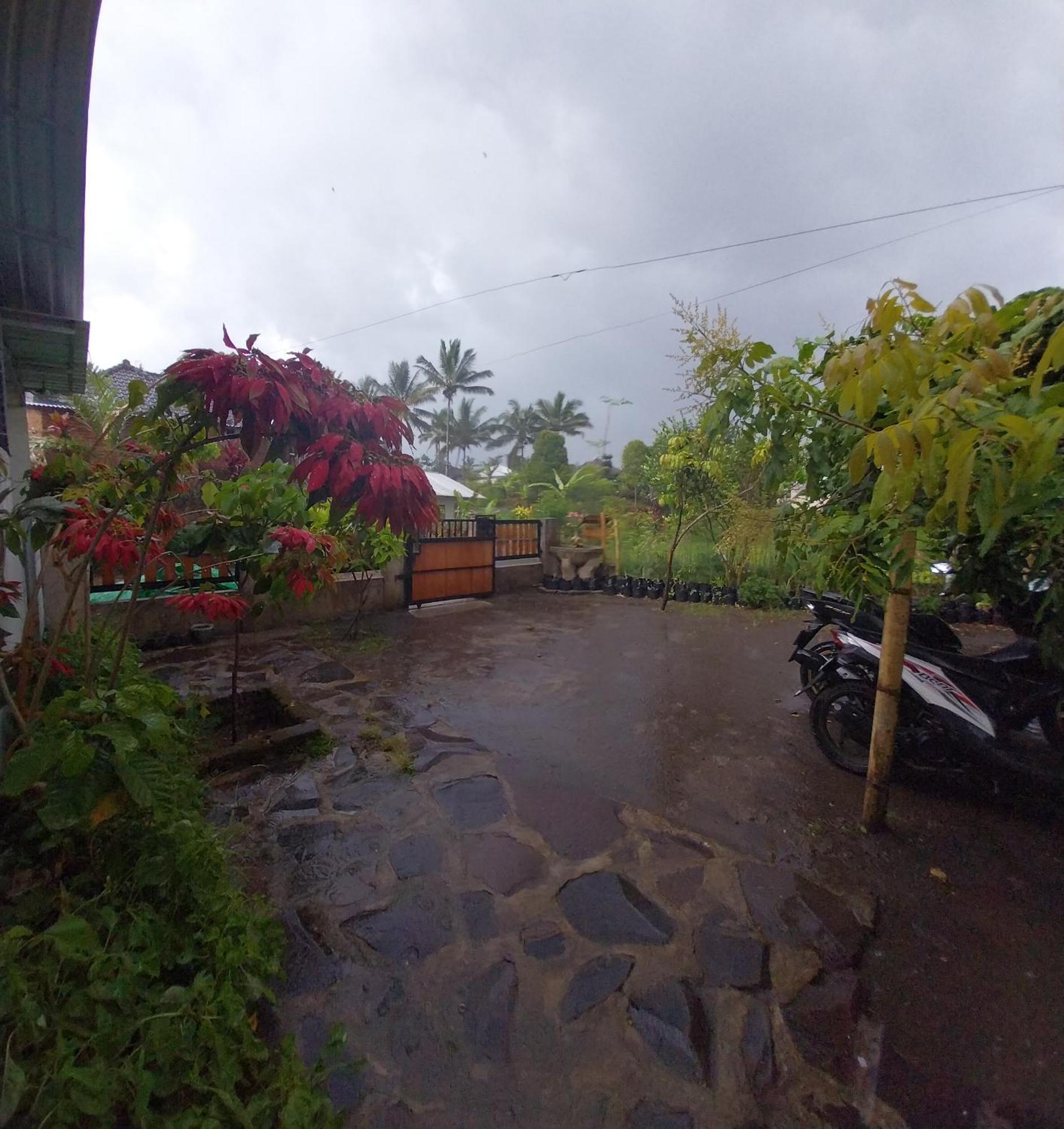 Raturinjani Homestay Selong Exterior photo