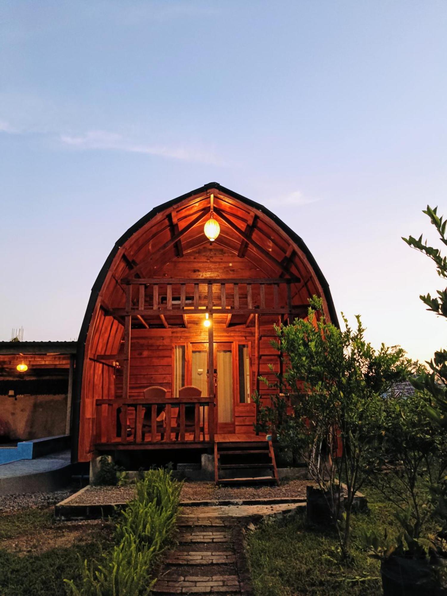 Raturinjani Homestay Selong Exterior photo
