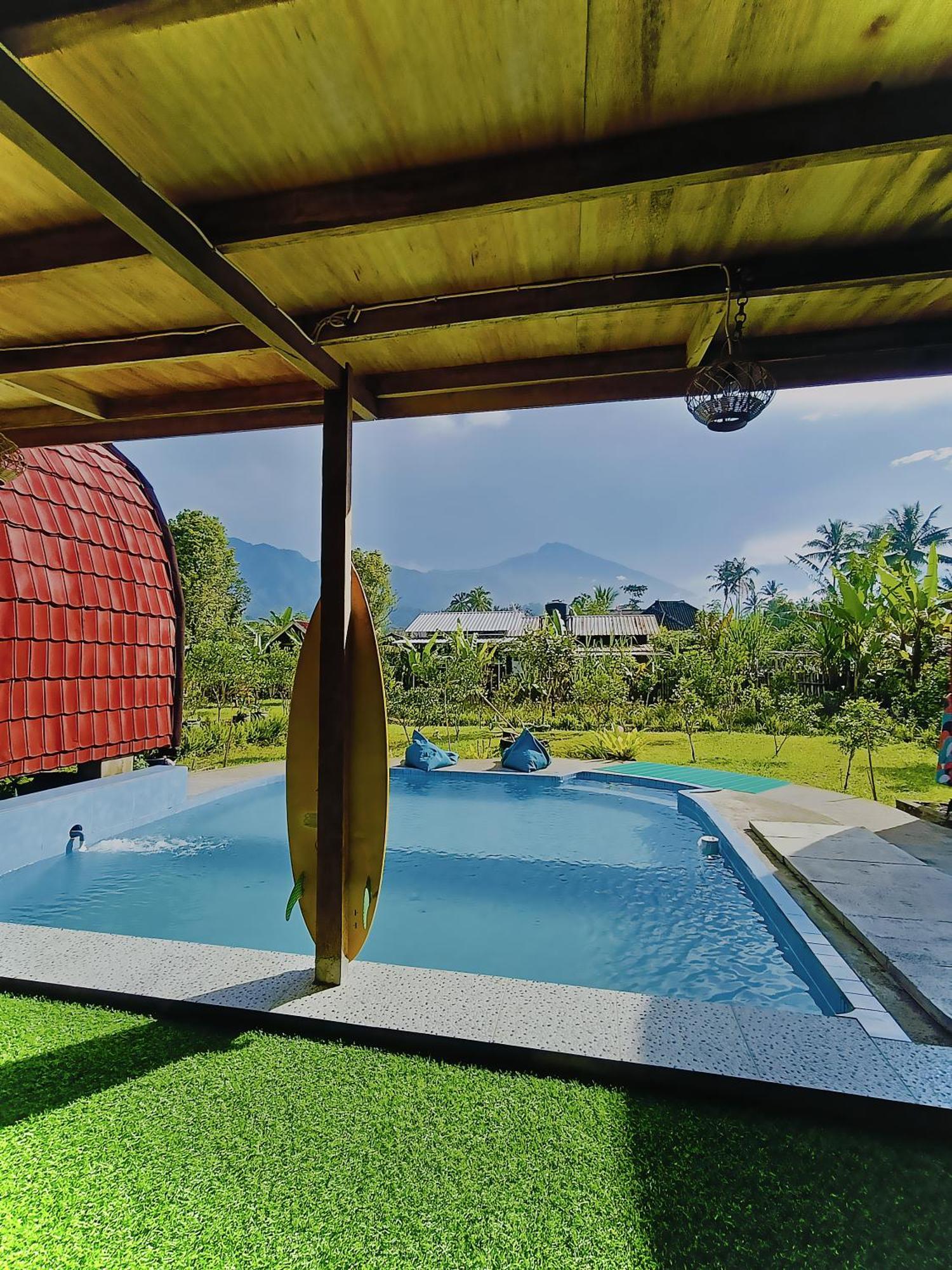 Raturinjani Homestay Selong Exterior photo