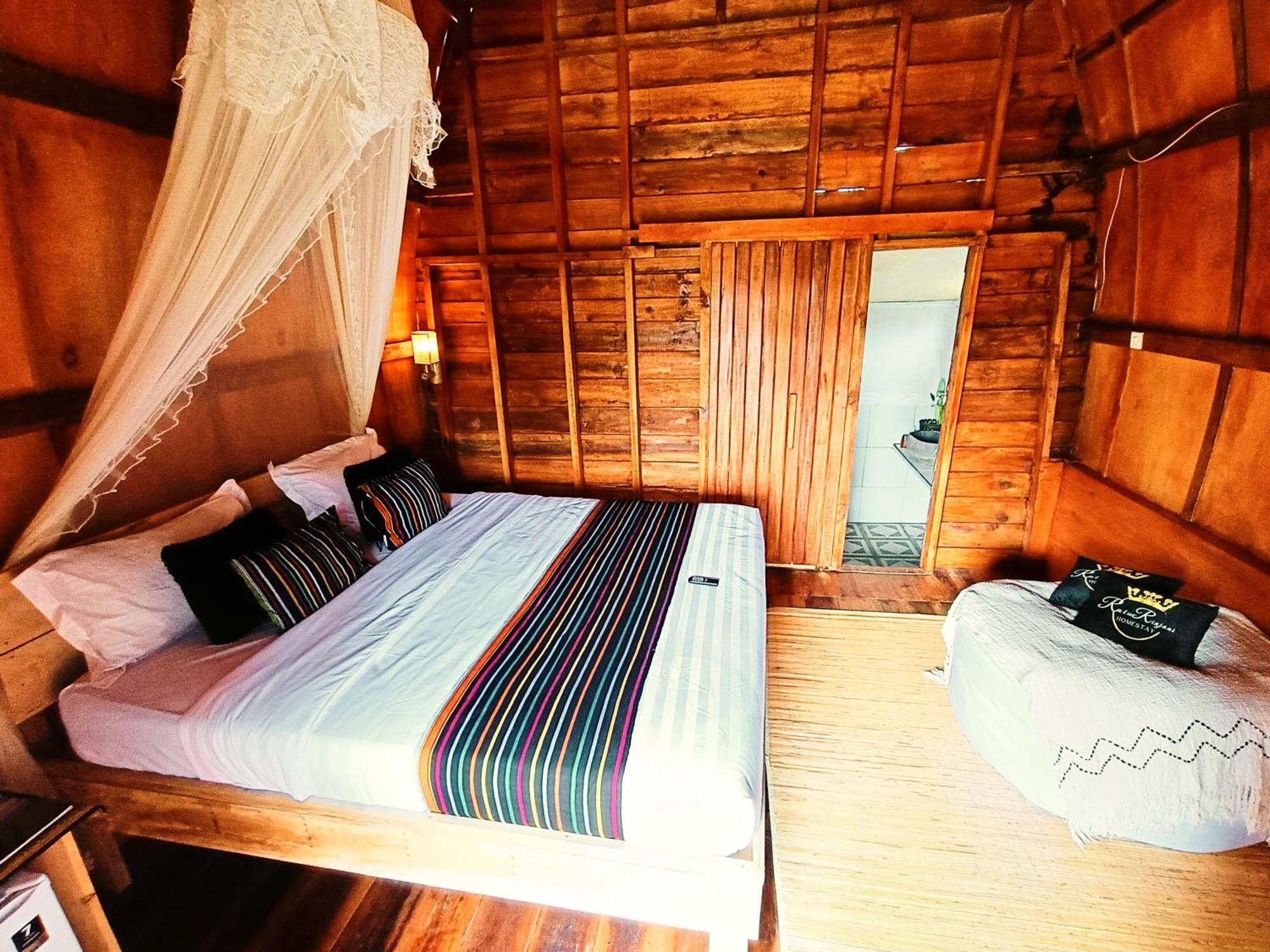 Raturinjani Homestay Selong Exterior photo