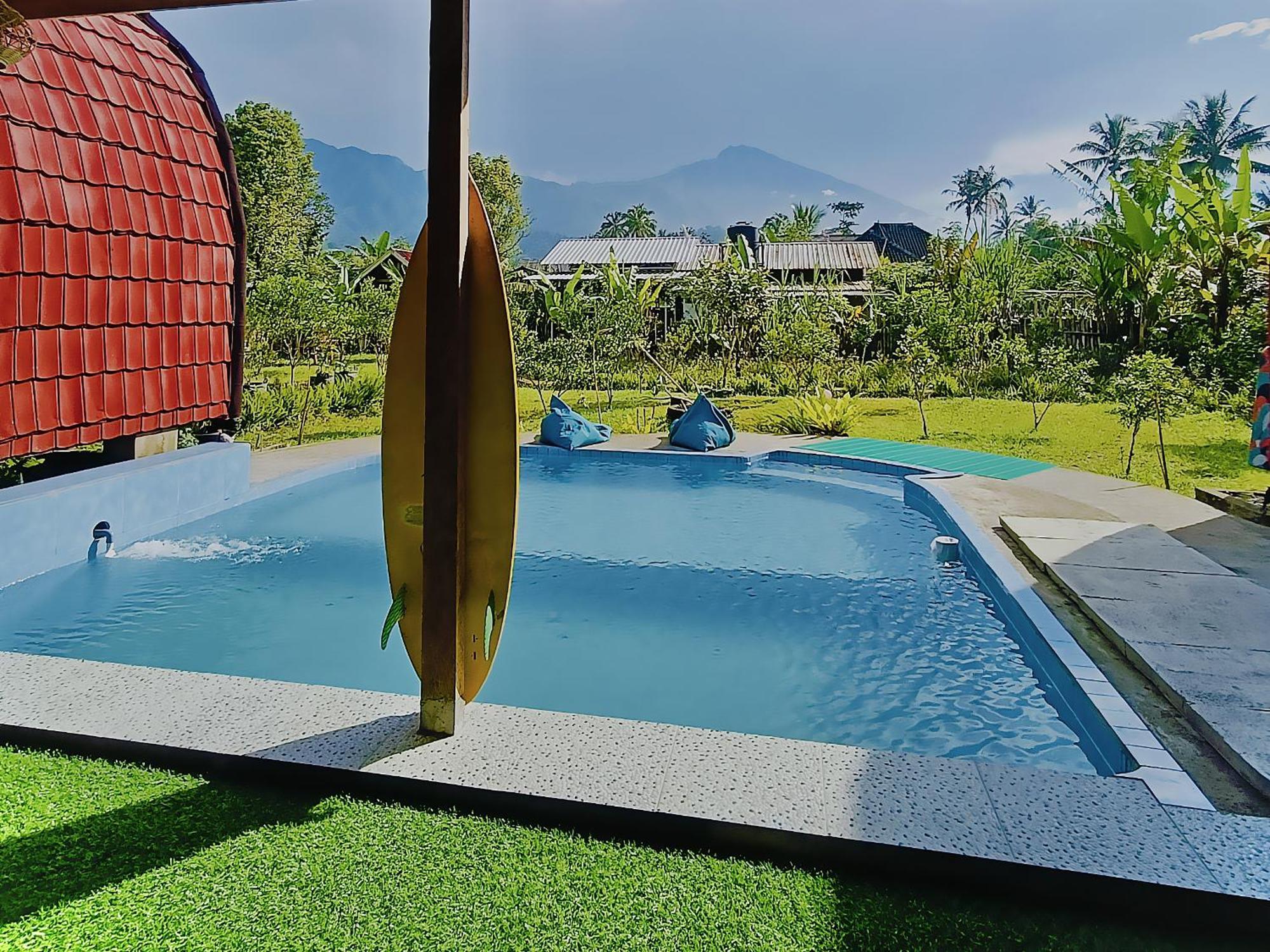 Raturinjani Homestay Selong Exterior photo
